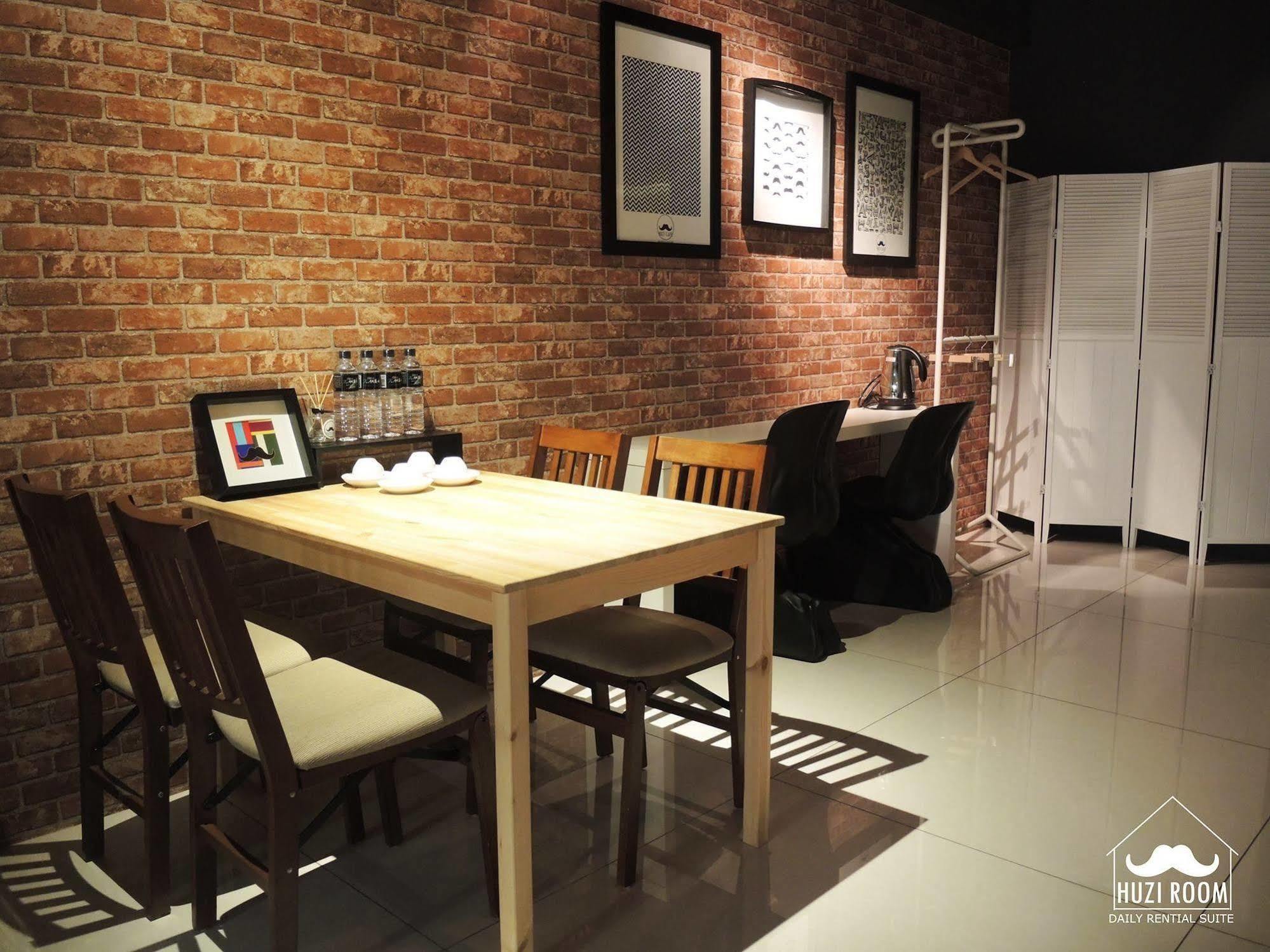 Huzi Room Tainan Extérieur photo